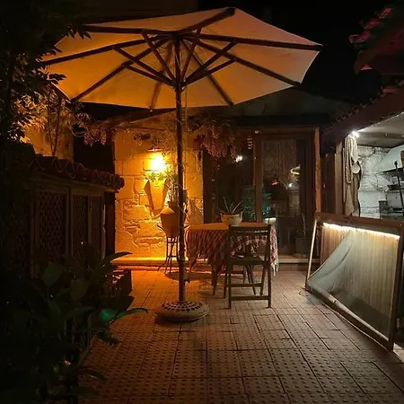 בית הארחה Palmiye Evi 3*